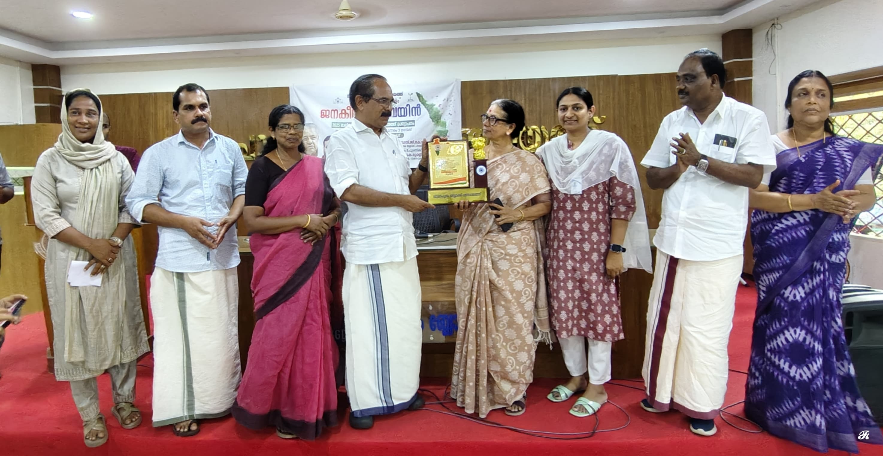 മികച്ച മാലിന്യ മുക്ത സ്വകാര്യസ്ഥാപനം